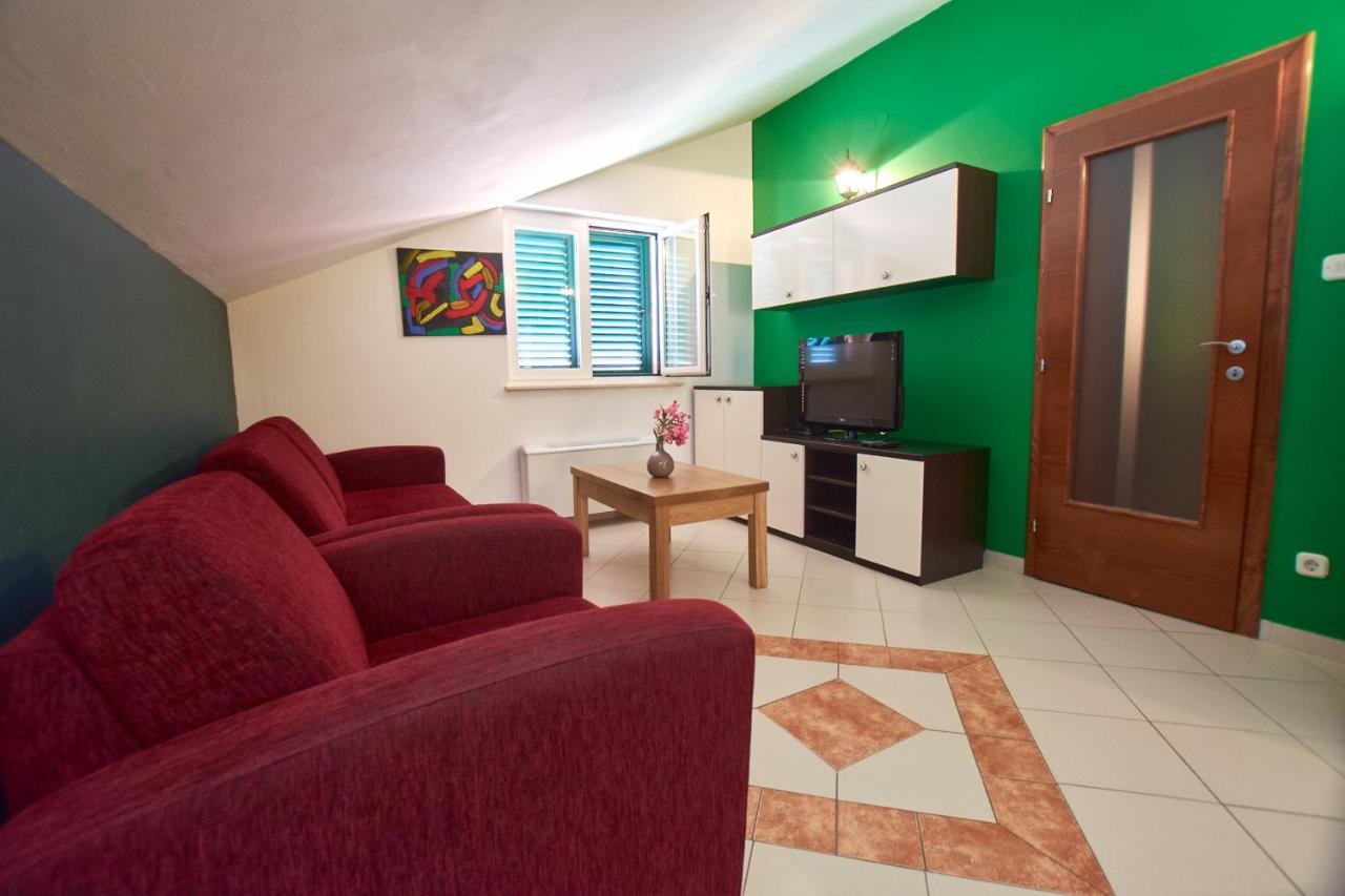 Pansion Hrga Hotel Vodice Kültér fotó