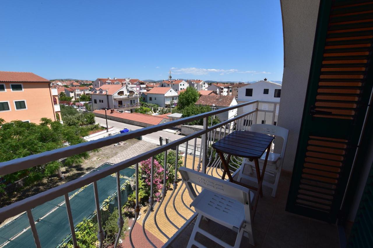 Pansion Hrga Hotel Vodice Kültér fotó