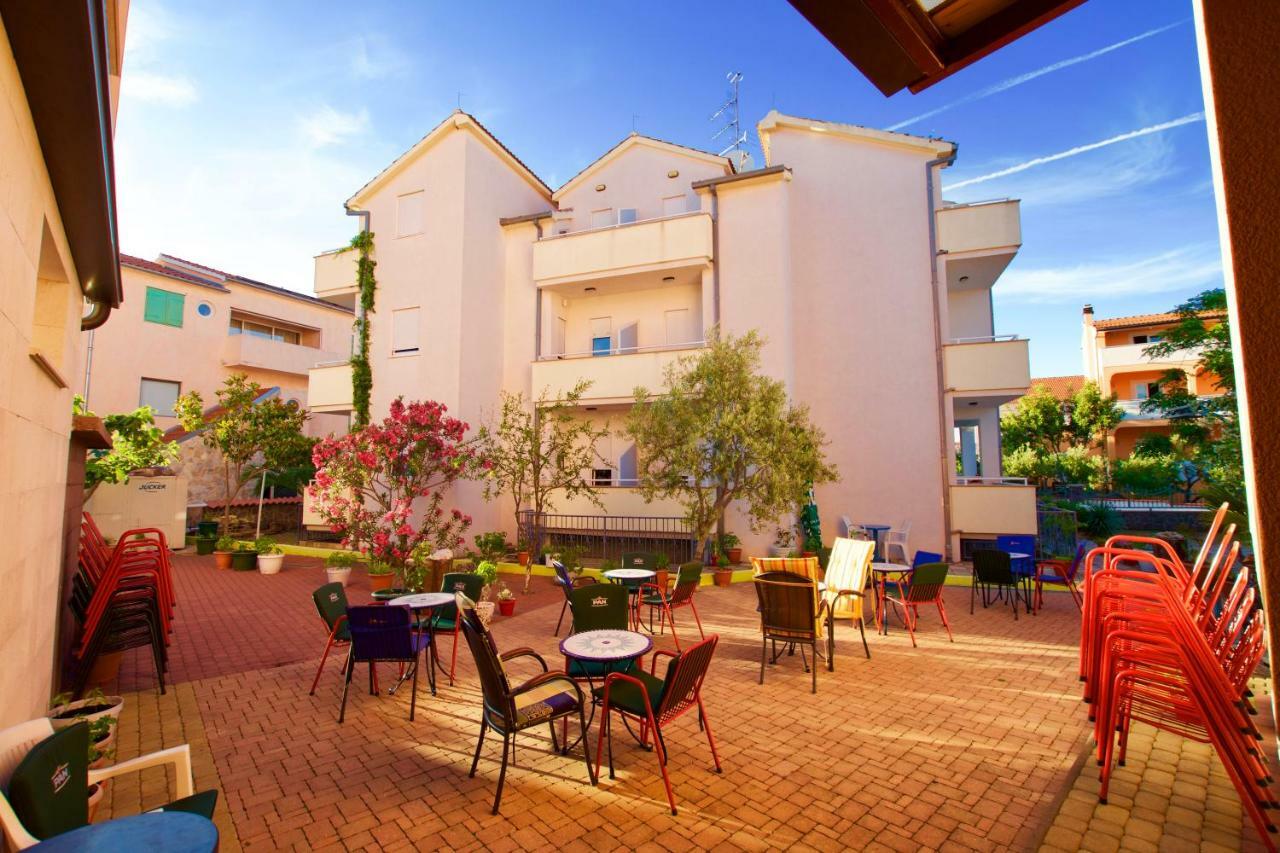 Pansion Hrga Hotel Vodice Kültér fotó