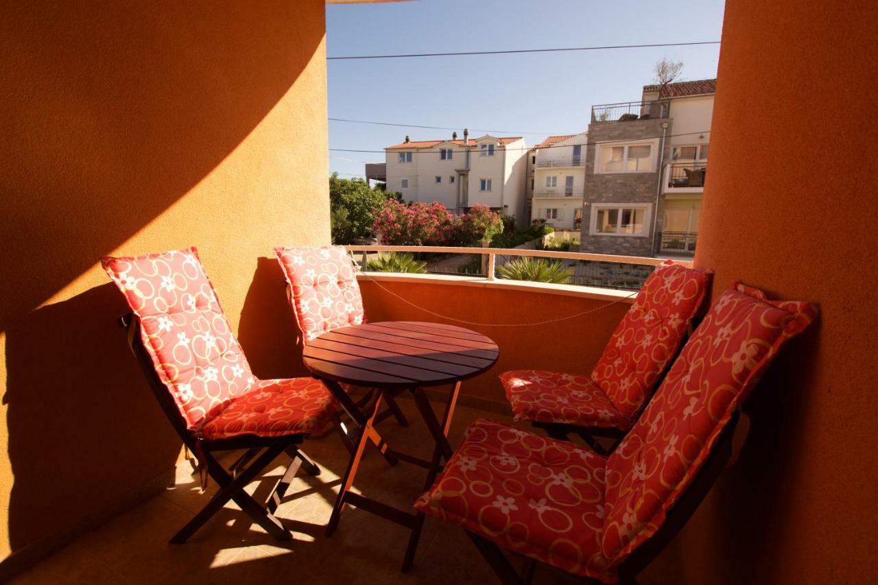 Pansion Hrga Hotel Vodice Kültér fotó