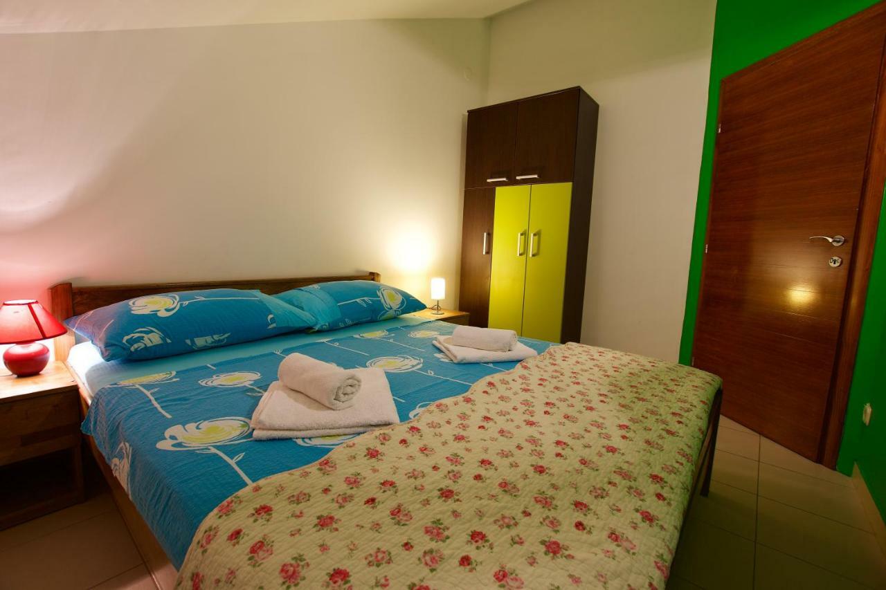 Pansion Hrga Hotel Vodice Kültér fotó