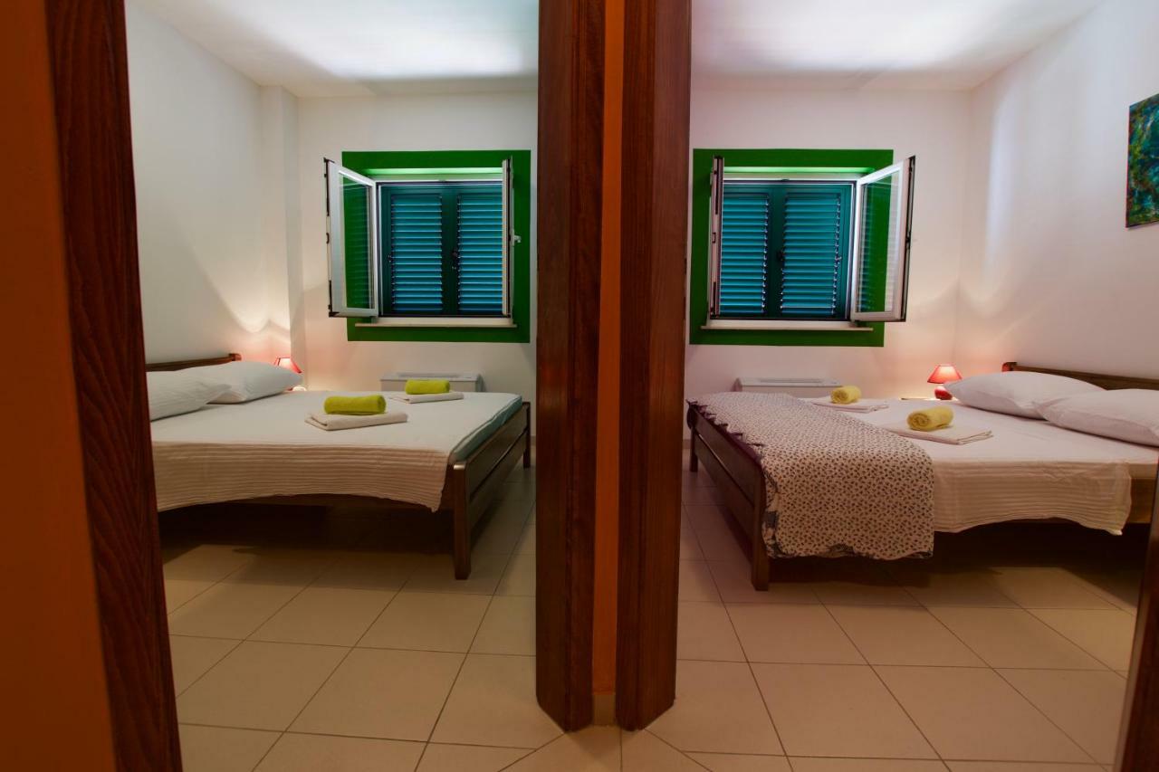 Pansion Hrga Hotel Vodice Kültér fotó