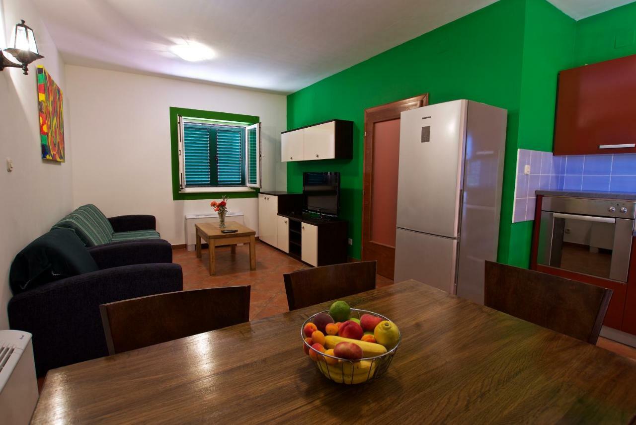 Pansion Hrga Hotel Vodice Kültér fotó