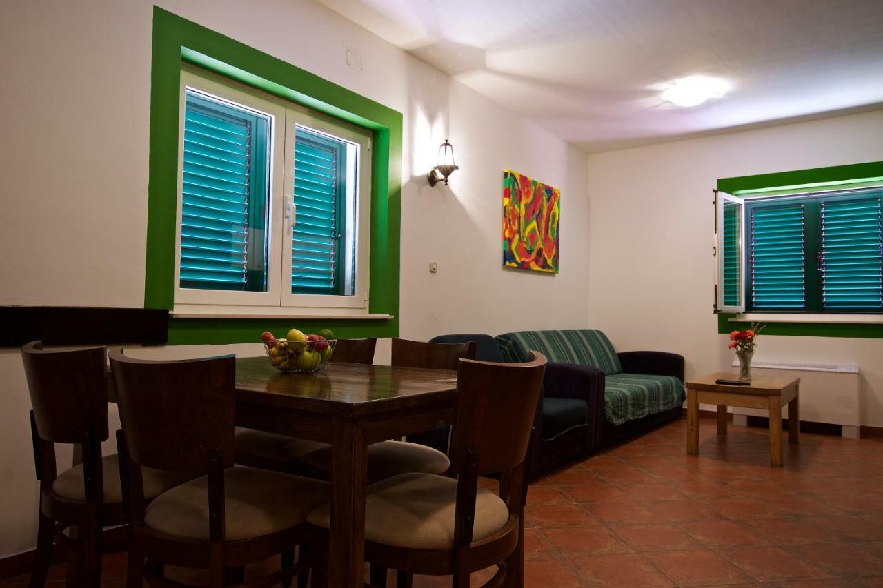 Pansion Hrga Hotel Vodice Kültér fotó