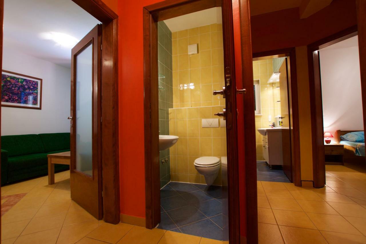 Pansion Hrga Hotel Vodice Kültér fotó
