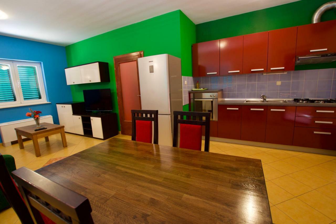 Pansion Hrga Hotel Vodice Kültér fotó