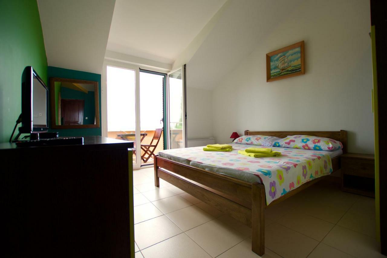 Pansion Hrga Hotel Vodice Kültér fotó