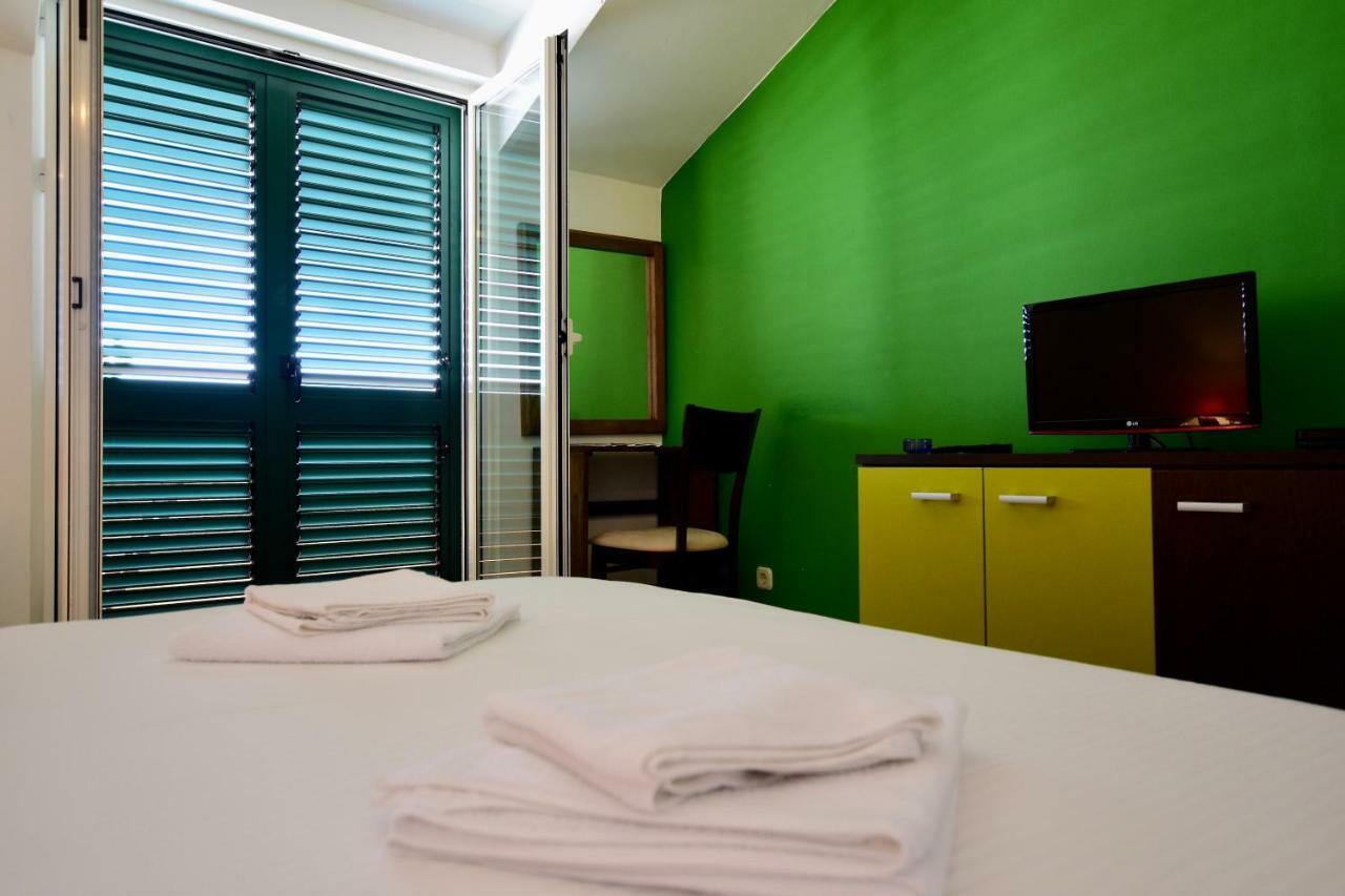 Pansion Hrga Hotel Vodice Kültér fotó