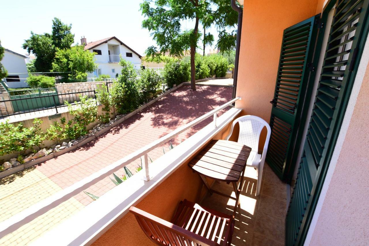 Pansion Hrga Hotel Vodice Kültér fotó