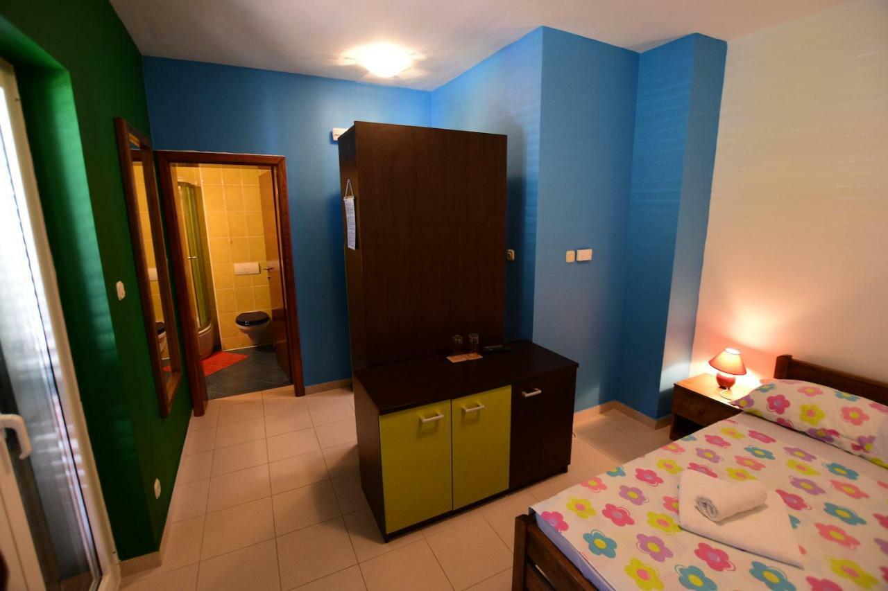 Pansion Hrga Hotel Vodice Kültér fotó