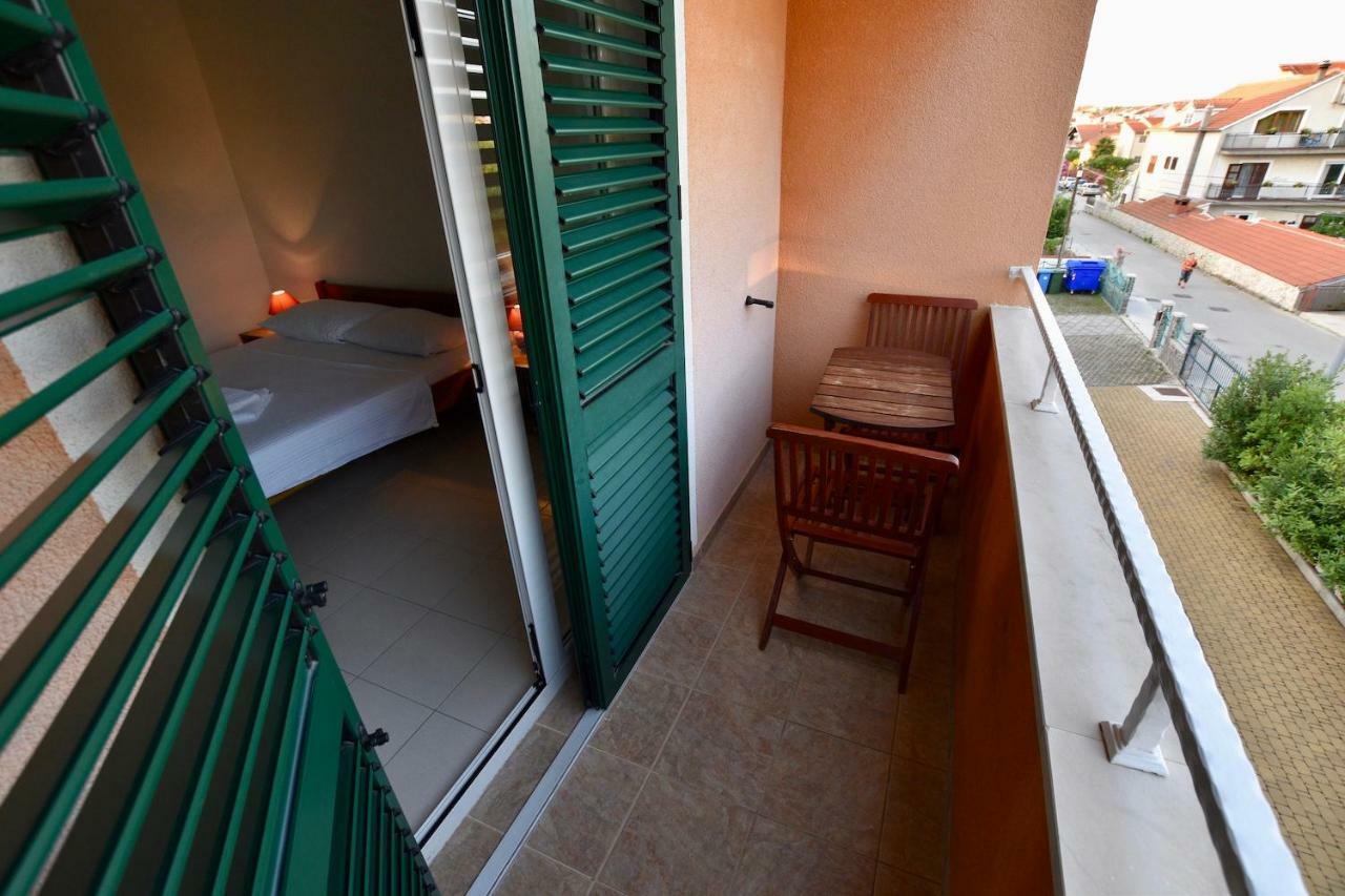Pansion Hrga Hotel Vodice Kültér fotó