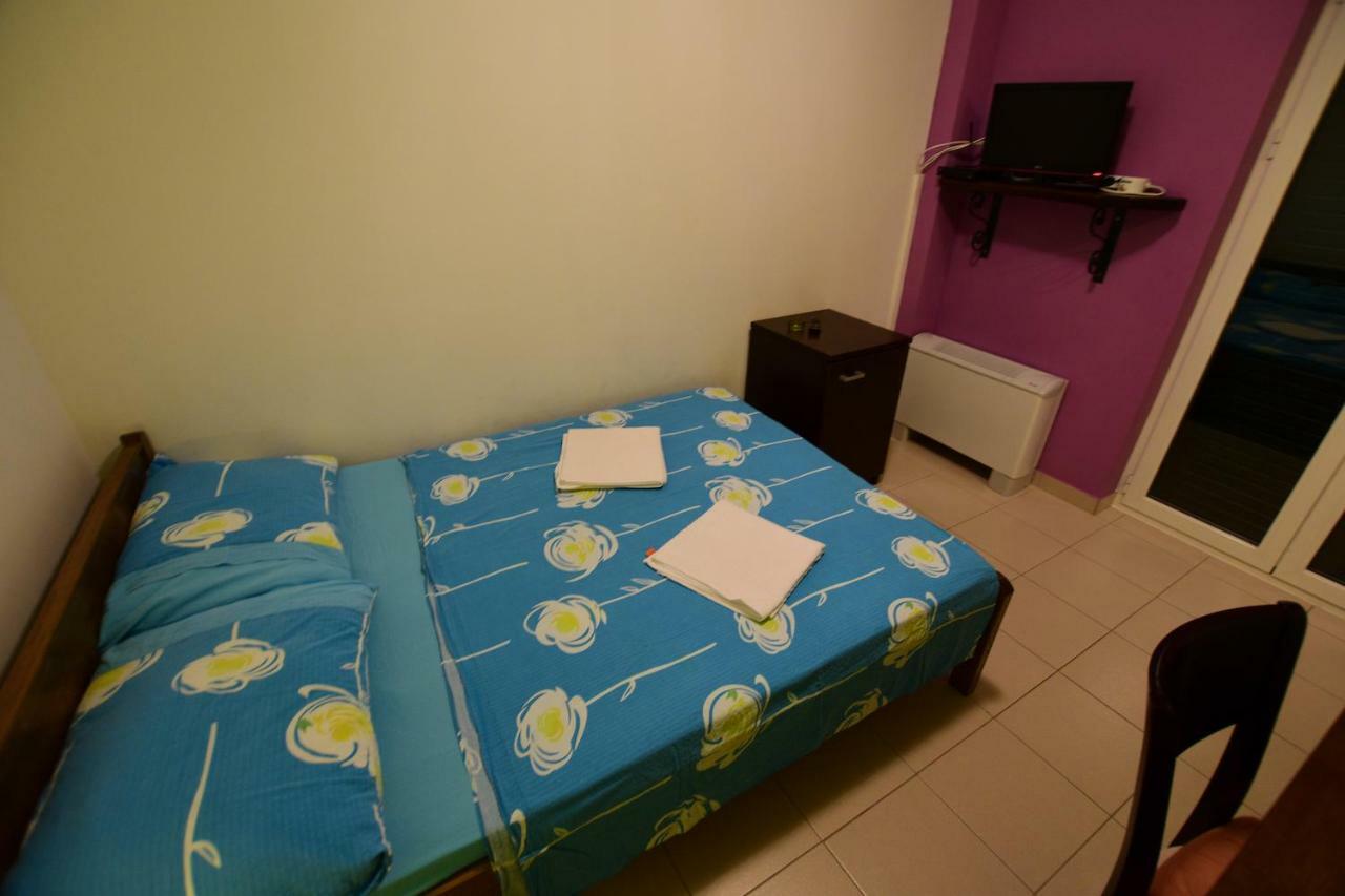 Pansion Hrga Hotel Vodice Kültér fotó